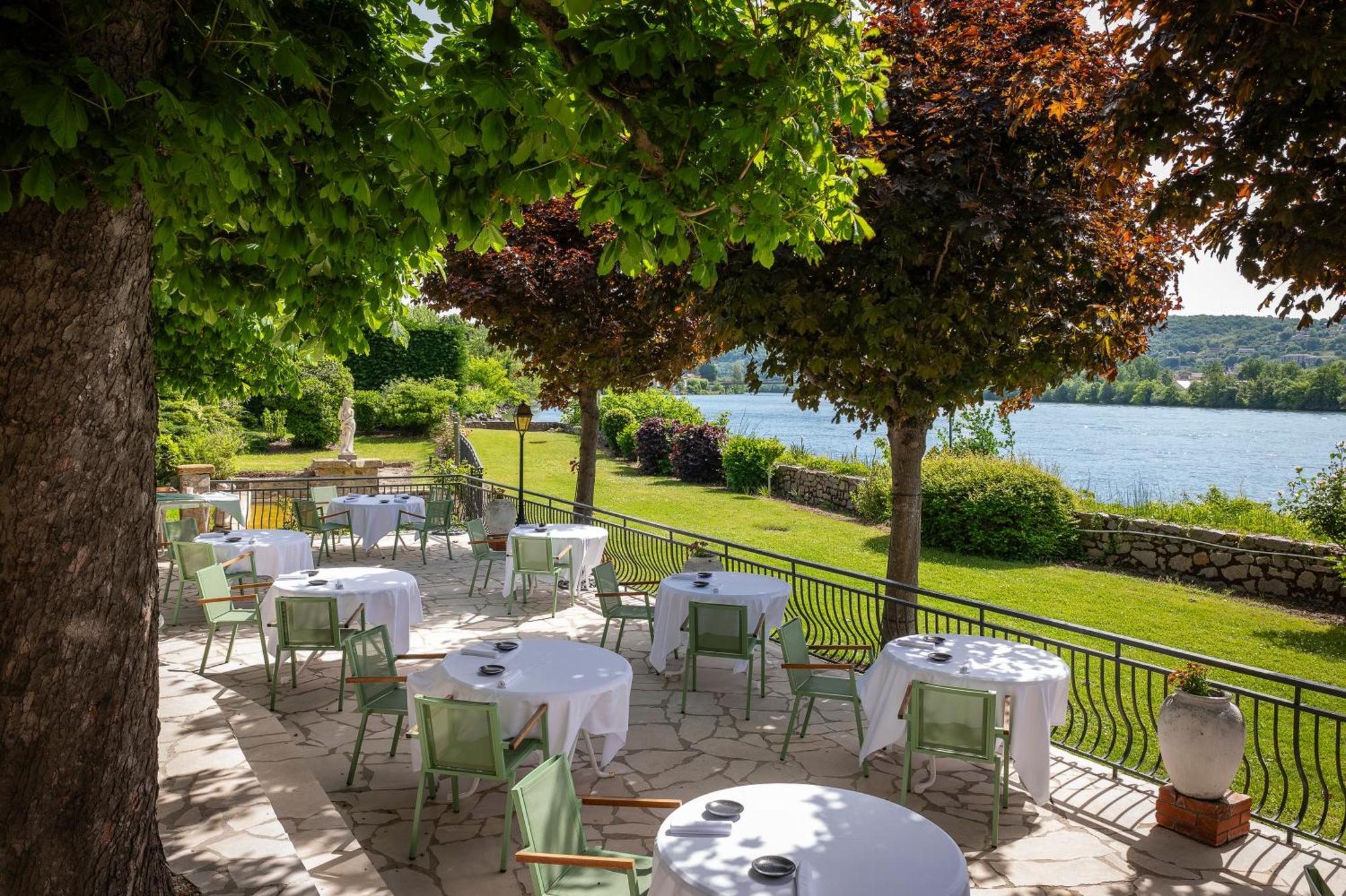 Hotel Beau Rivage Condrieu Esterno foto